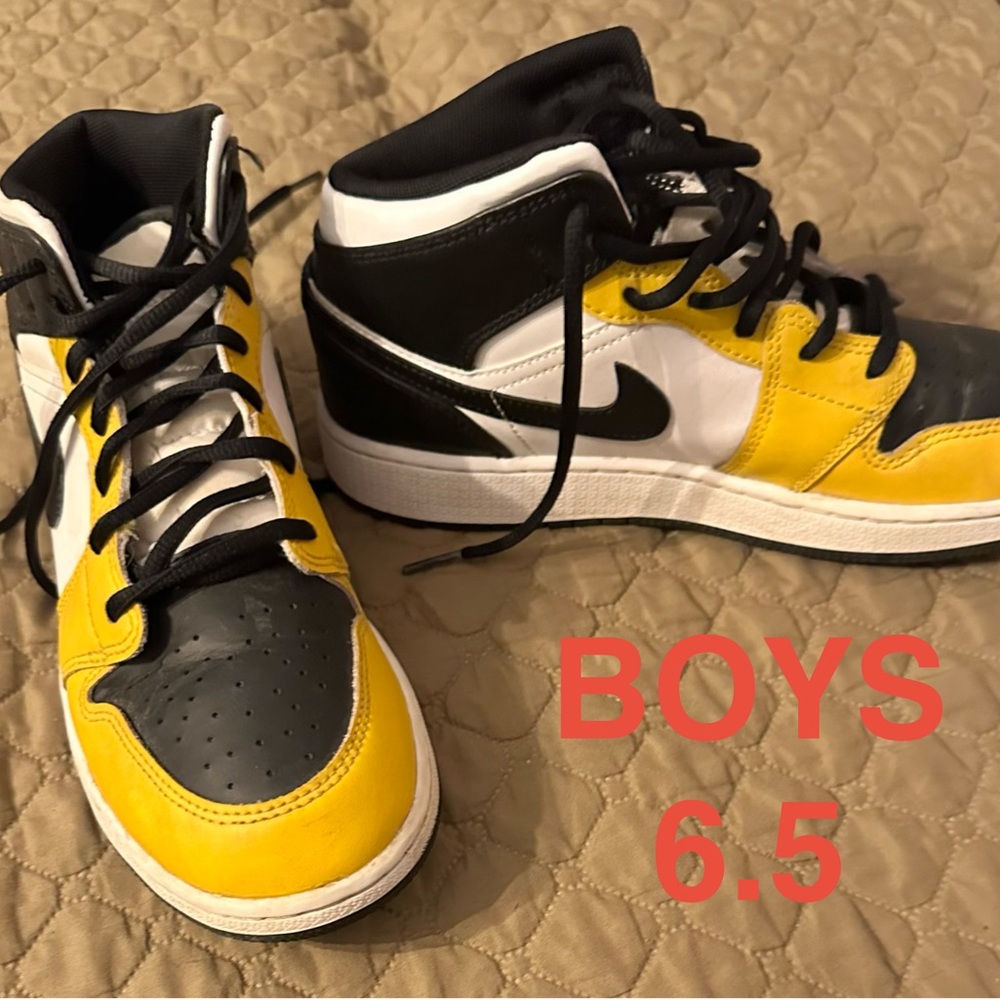 Nike Kids High-Top Sneakers - Black, Yellow, White